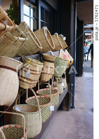 竹籠の売り場・馬籠宿にて 竹籠の売り場・馬籠宿にて 5762471
