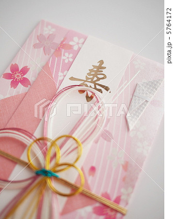 桜の柄のご祝儀袋 5764172