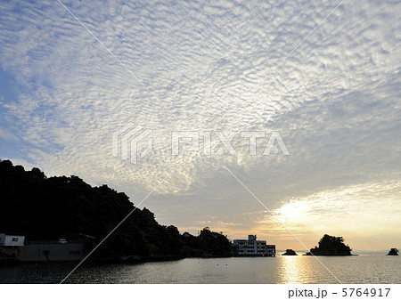 海上の赤崎小学校 5764917