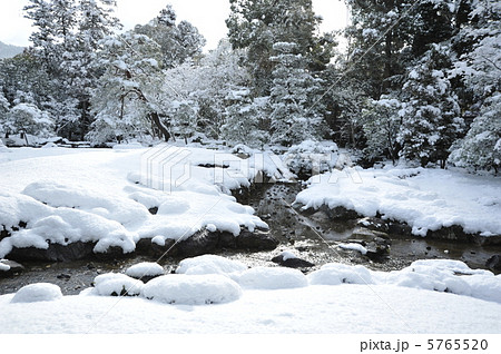 京都　無鄰庵の雪景色 5765520