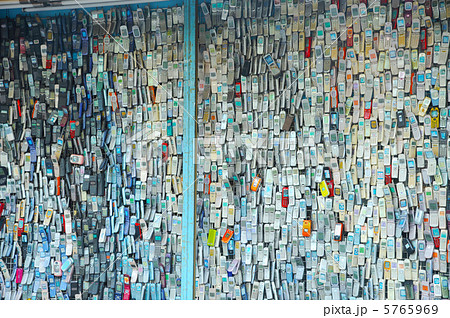 沢山のリサイクル携帯電話 沢山のリサイクル携帯電話 5765969