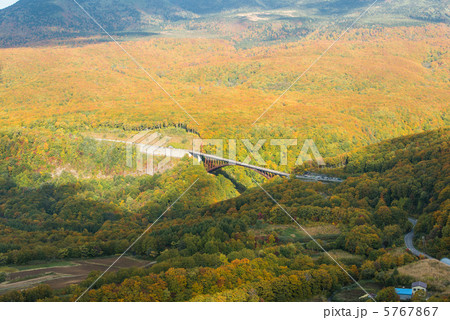 上ヶ倉大橋付近の紅葉:空撮 上ヶ倉大橋付近の紅葉:空撮 5767867