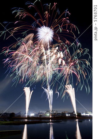 調布市花火大会 　～澄みきった秋の夜空に大輪の華を～ 5768701