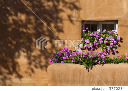 サンタフェの家と窓 5770284