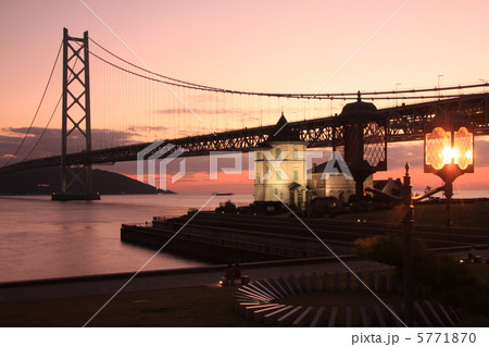 夕暮れの明石大橋 5771870