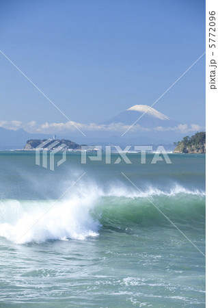 江ノ島と富士山 5772096