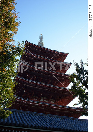 初秋の浅草寺五重塔 初秋の浅草寺五重塔 5772418