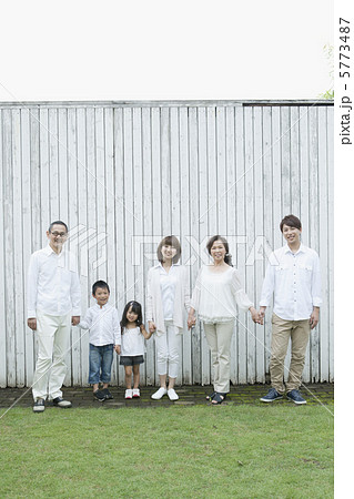 3世代家族団欒 5773487