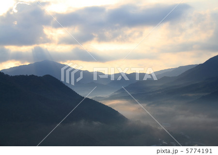 竹田城跡から見る早朝の風景 5774191