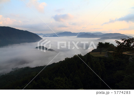 竹田城跡から見る早朝の風景 5774283
