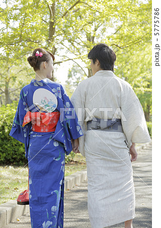 浴衣のカップル 5775786