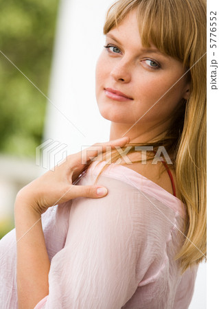 Pretty young woman Pretty young woman 5776552