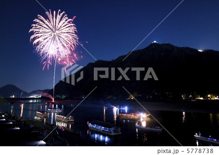 日本の夏イメージ　〜鵜飼と花火〜 5778738