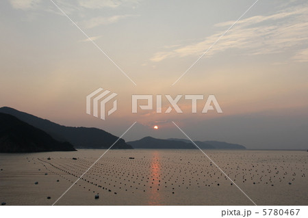 宇和海の夕景 5780467