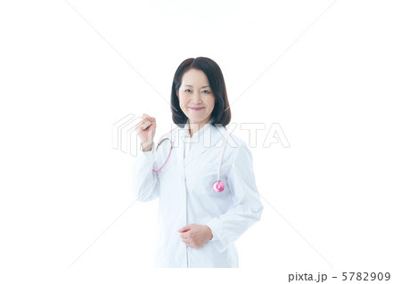 シニアの医師 5782909