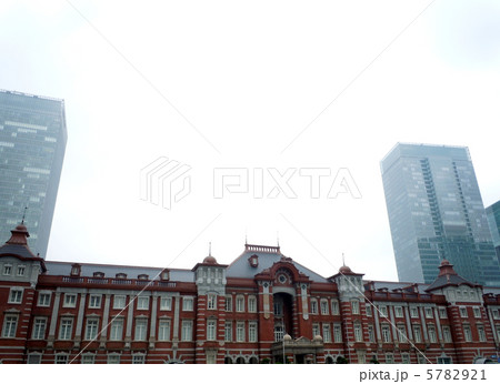 保存復原工事後の東京駅 5782921