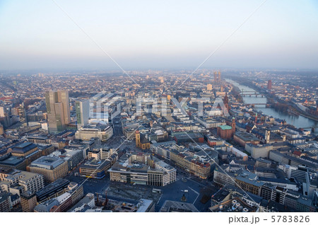 ドイツ　フランクフルトの町並み 5783826