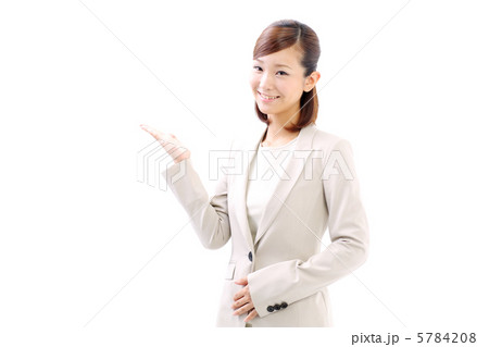 手をかざすビジネスウーマン 5784208
