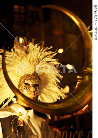 月とマスク 月とマスク 5784669