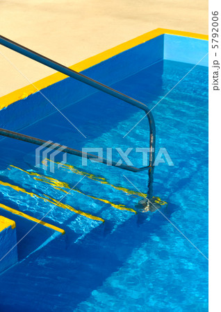 Steps into a swimming pool - detail Steps into a swimming pool - detail 5792006