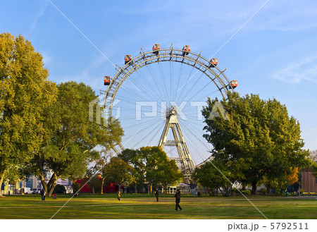 Historic ferris wheel of Vienna 5792511