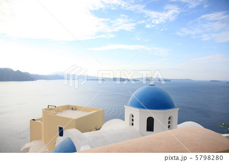 青いドーム屋根の教会 5798280