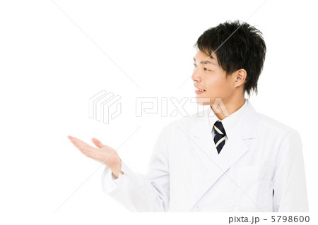 白衣を着た医者 5798600