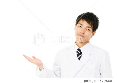 白衣を着た医者 5798601