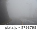 濃霧の道路 濃霧の道路 5798798