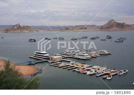 早朝のレイクパウエル 早朝のレイクパウエル 5801890