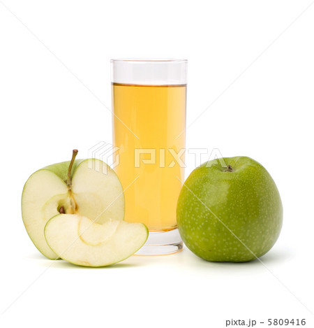apple juice in glass and apple 5809416