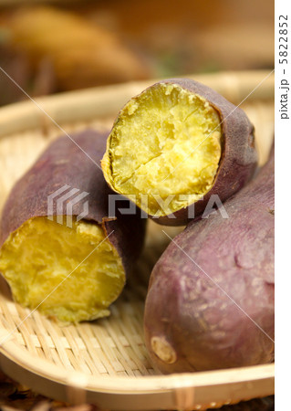 秋の食材(焼き芋) 5822852