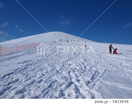 雪山と青空 5823646