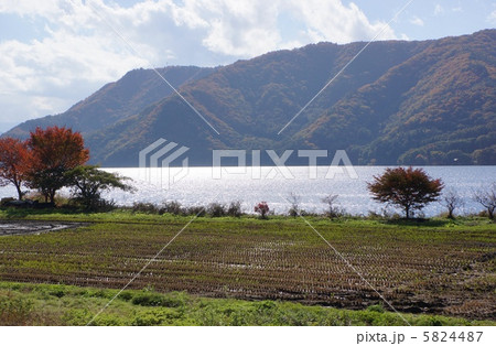 秋の木崎湖 5824487