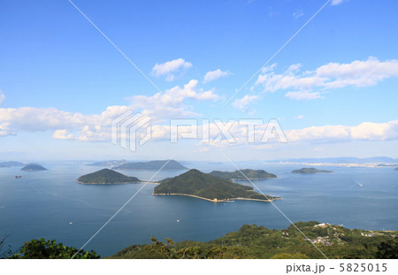 香川県三豊市荘内半島より見る「粟島」 5825015