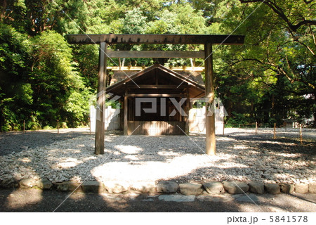 伊勢神宮･外宮の境内にある「土宮」（伊勢神宮･外宮(豊受大神宮)／三重県伊勢市豊川町） 5841578