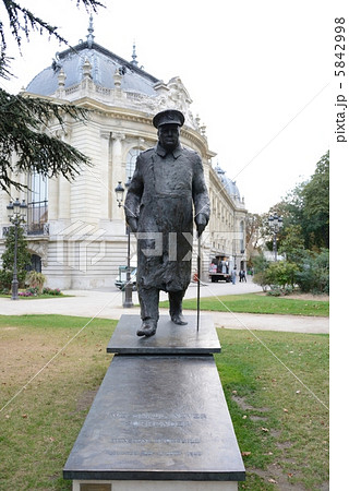 フランス パリ チャーチル銅像 フランス パリ チャーチル銅像 5842998