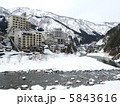 冬の温泉郷・旅館群 5843616