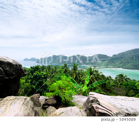 Phi-Phi Phi-Phi 5845089