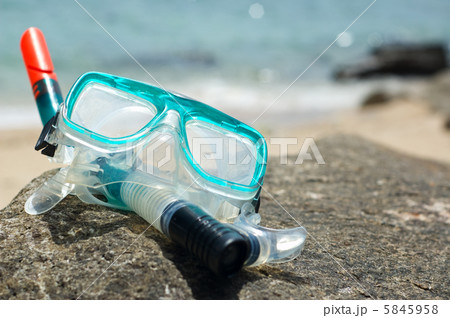 Snorkel and mask 5845958
