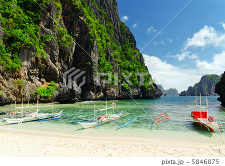 Tropical sea Tropical sea 5846875
