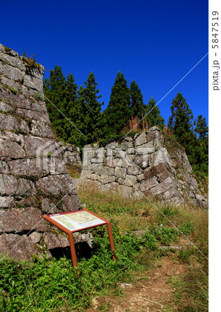 岩村城・長局埋門跡 5847519