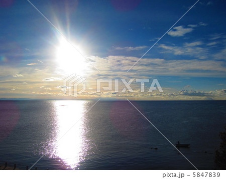 チチカカ湖 5847839