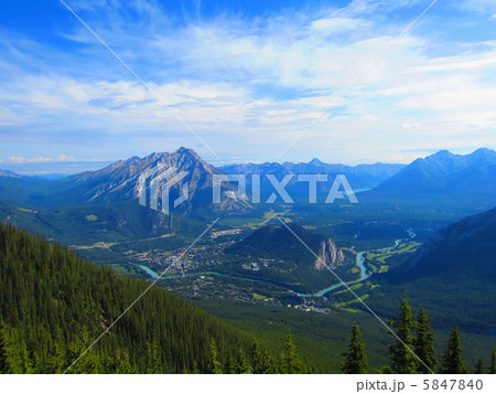 ロッキー山脈 5847840
