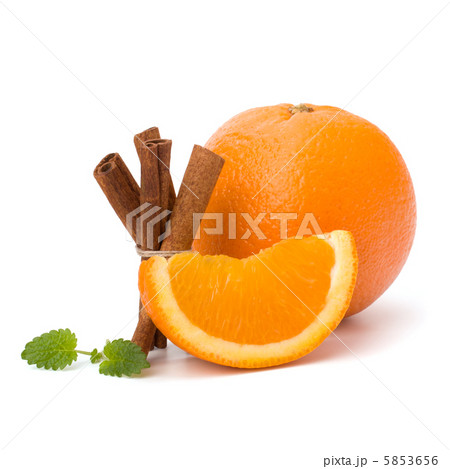 Orange fruit segment, cinnamon sticks and mint. Hot drinks ingre Orange fruit segment, cinnamon sticks and mint. Hot drinks ingre 5853656