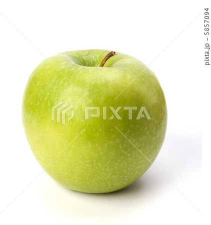 apple isolated on white background 5857094