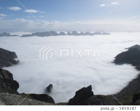 雲（クラウド）雲海／Mount Säntis（センティス山／スイス） 5859187