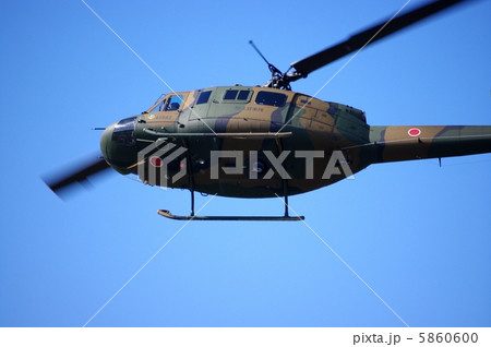 自衛隊輸送ヘリ　陸上自衛隊へり 5860600