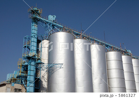 サイロ 5861327