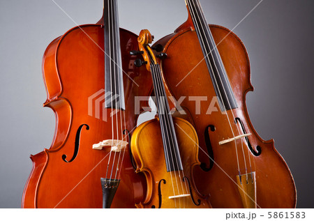 Music Cello in the dark room 5861583